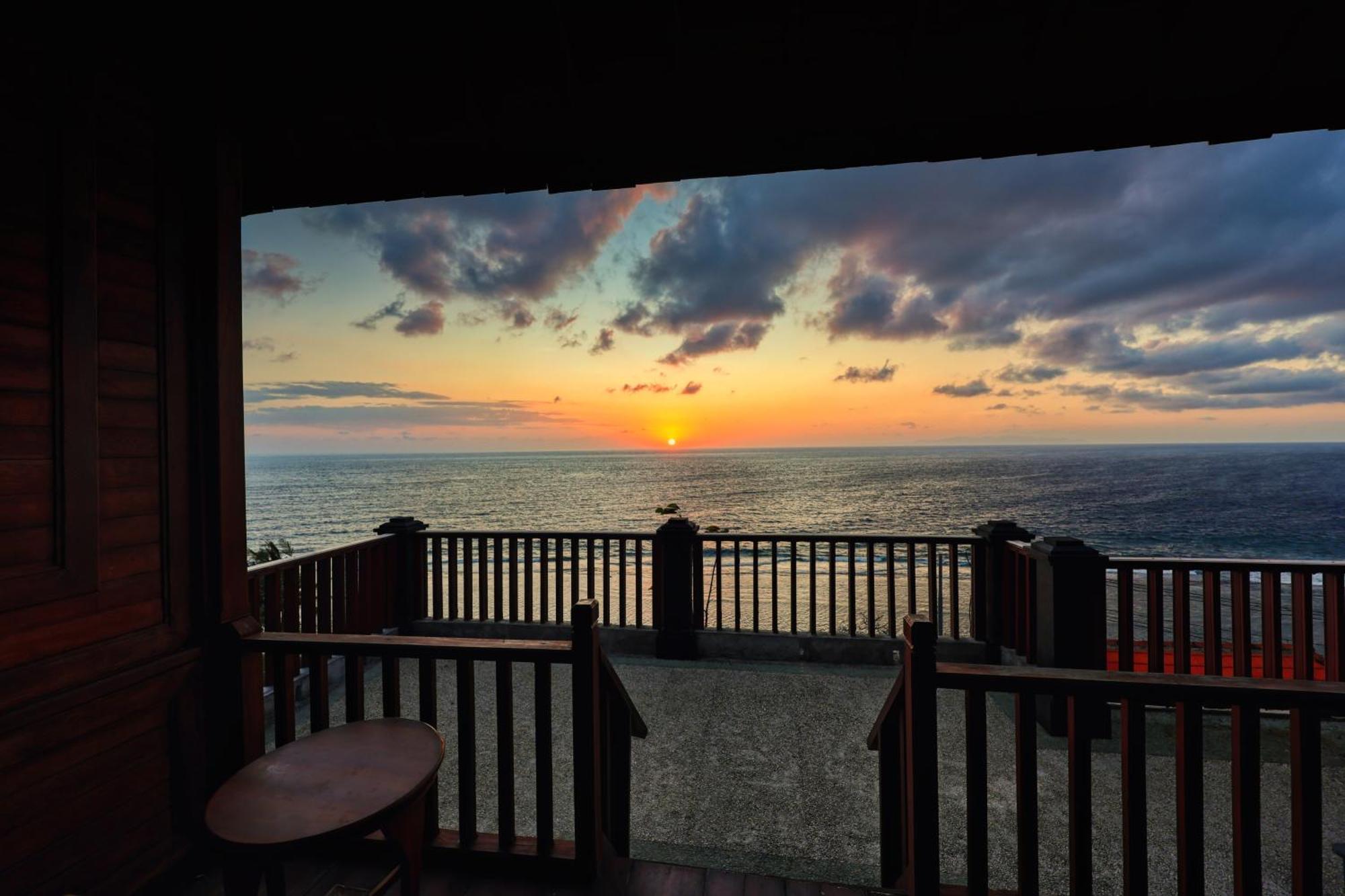 Manta Cottage Seaview Plus Batununggul Exterior foto