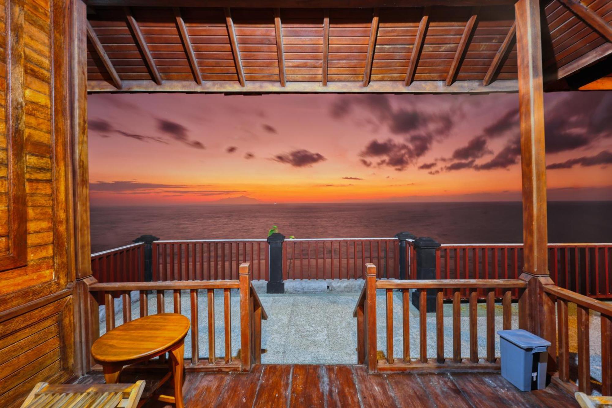 Manta Cottage Seaview Plus Batununggul Exterior foto